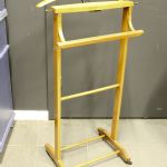 839 3285 VALET STAND